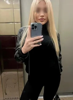  Глория, 27, 